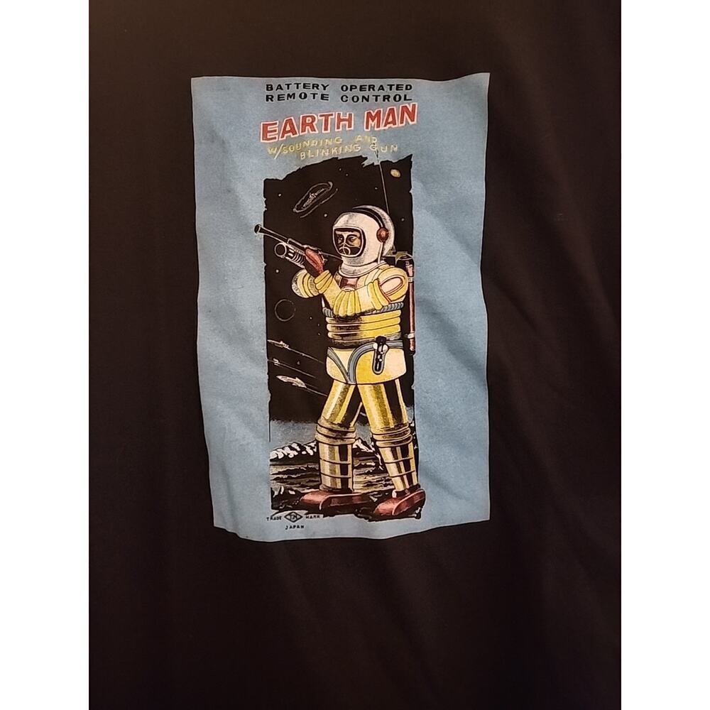 Fashion Nova Remote Controlled Earth-.an Short‎ Sleeve T-Shirt Men’s XL NEW CR10